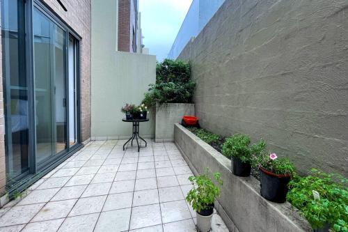 Stunning Urban Retreat / Redfern