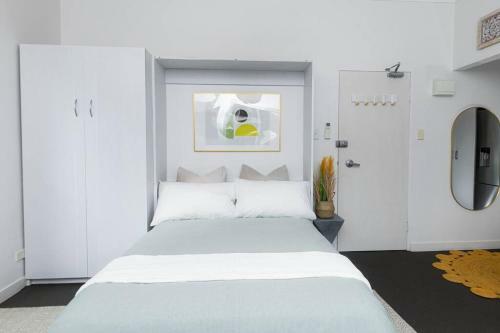 Apartamento Bright Beachfront Studio With Terrace & Aircon