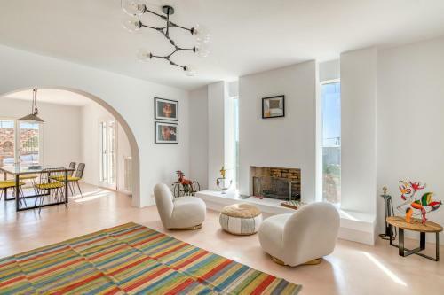 Villa Beachfront House - 5 Bd And Private Patio