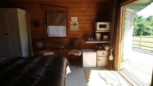 Bed & Breakfast Luxury Log Cabin With Views Of The Devon Countryside