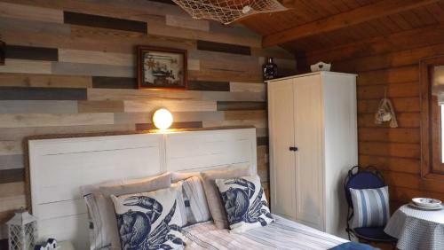 Bed & Breakfast Luxury Log Cabin With Views Of The Devon Countryside