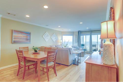 402 Sea Cloisters 2 Br Oceanfront