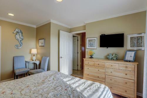 402 Sea Cloisters 2 Br Oceanfront