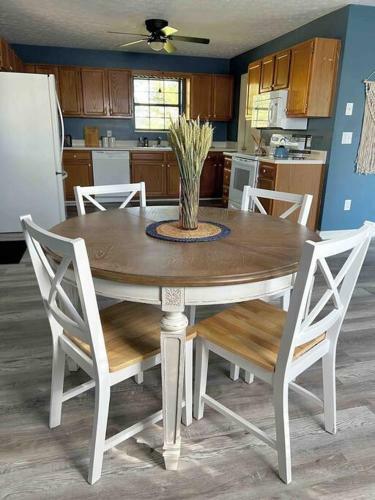 New Cozy Cottage 4 Mins Away From Douglas Lake