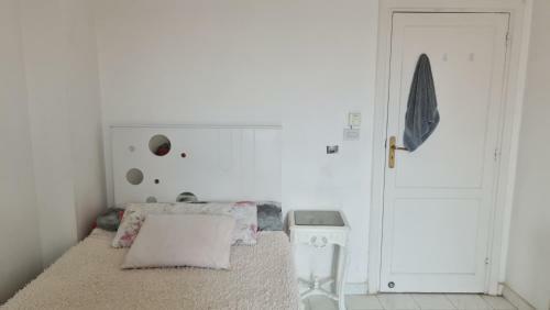 Single Room For A Girl In A Shared Apartment