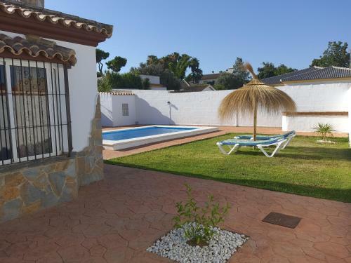 Mucho Arte Muy Cerca Del Mar, Con Piscina Privada