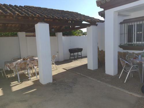 Mucho Arte Muy Cerca Del Mar, Con Piscina Privada
