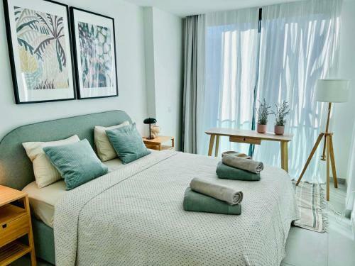 A Brand New Apartment 60m From The Ocean :)