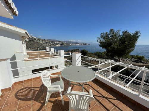 Fab 6 Bedroom Villa With Pool Only Short Walk To B