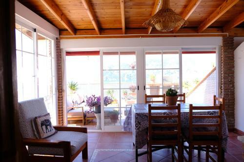 Village Casa With Sweeping Views In La Herradura