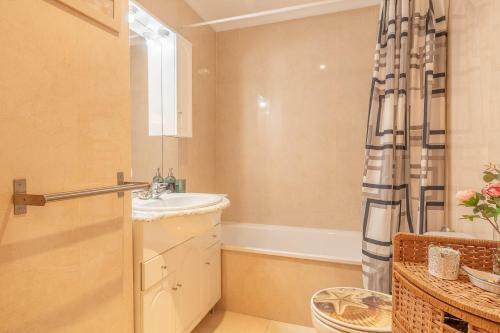 Swim N Rest Apartment With Pool