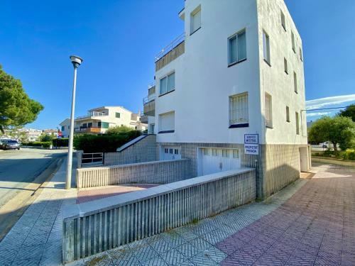 6359 Apartment In Llan��