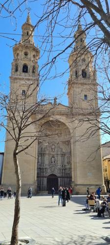 Bonito Apartamento Concatedral Centro De Logro�o.