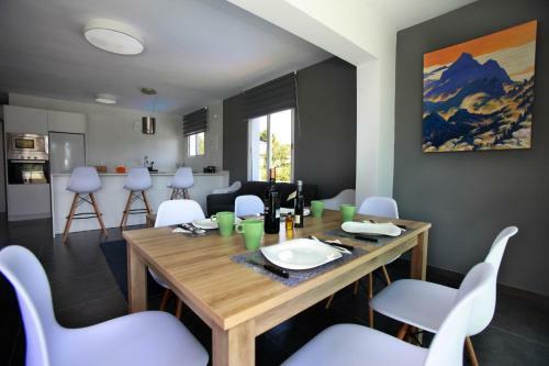 Villa Graham Holiday Rentals - L Andrago