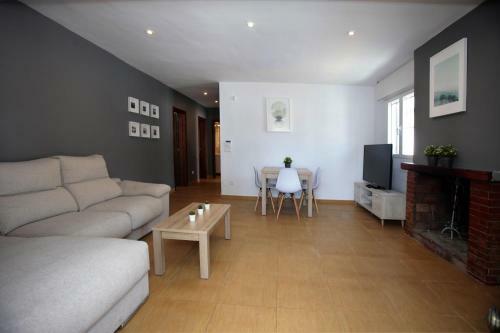 Villa Graham Holiday Rentals - L Andrago