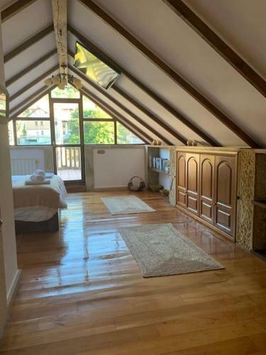 Casa Con Amplio Jard�n En Pech�n