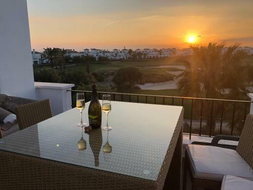 Stunning 2 Bedroom 2 Bathroom Town House - Ce7lt