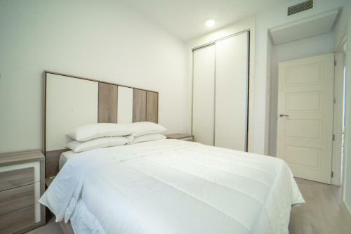 Apartamento Exclusive 2 Bed 2 Bath Penthouse With Golf Views - De2332ev