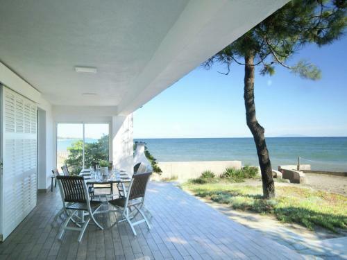 Attractive Villa In Moriani Plage At Sea