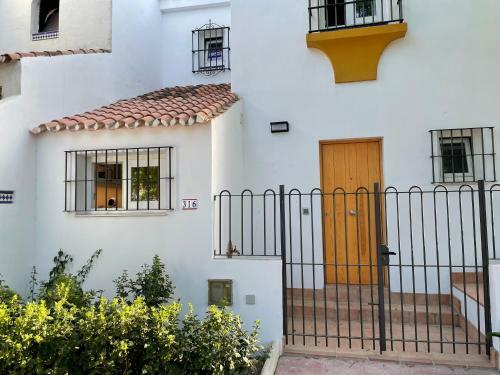 Beachside Family Townhouse