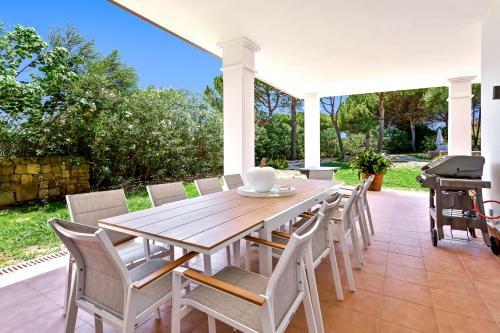 Yolo Spaces - Sotogrande - White House Villa