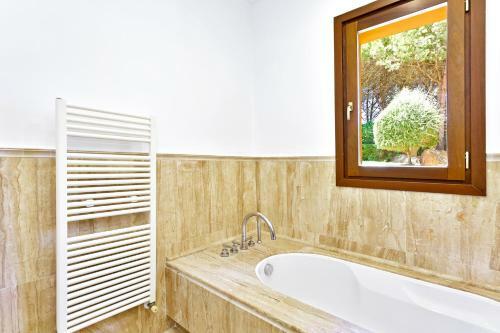 Yolo Spaces - Sotogrande - White House Villa