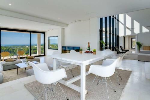 Spectacular Luxury Villa In Complete Silence