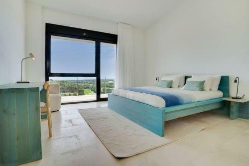Spectacular Luxury Villa In Complete Silence