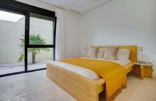 Spectacular Luxury Villa In Complete Silence