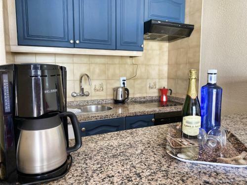 Walk To Golf Heated Pool Apartment