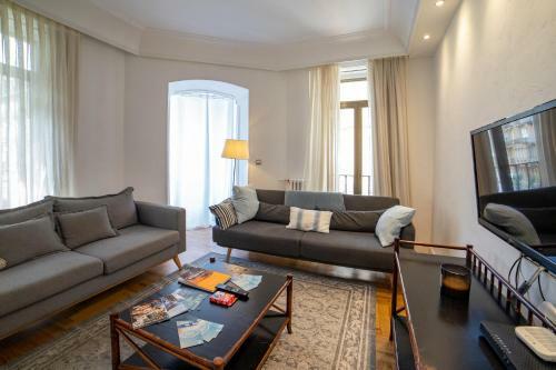 La Concha Cozy Balcony Apartment By Cisan Rentals