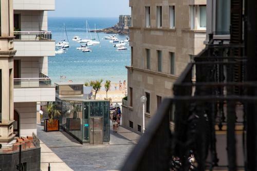 La Concha Cozy Balcony Apartment By Cisan Rentals