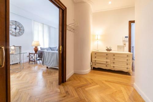 La Concha Cozy Balcony Apartment By Cisan Rentals