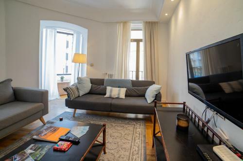 La Concha Cozy Balcony Apartment By Cisan Rentals