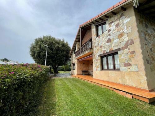 Precioso Chalet Con Jard�n En Somo