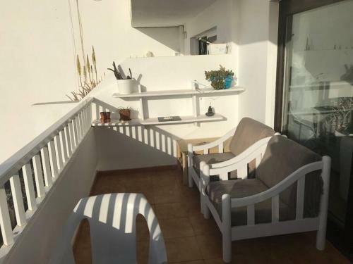 Cosy Apartment With Sea Views