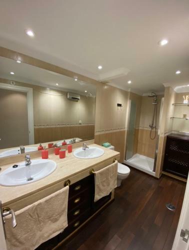 Apartamento Amplio Piso En Centro De Torre Del Mar