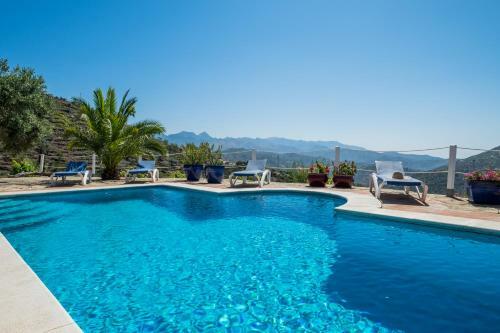 Stylish Villa With Lovely Sea And Mountain Views