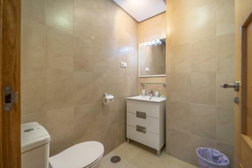 2 Bedroom Apartment With Pool Views - Co1422lt