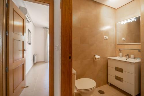 2 Bedroom Apartment With Pool Views - Co1422lt