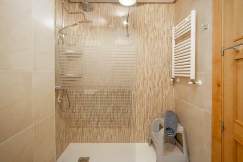 2 Bedroom Apartment With Pool Views - Co1422lt
