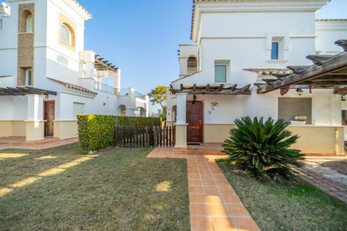 Quaint 2 Bedrooms 2 Bathrooms Town House - La40lt