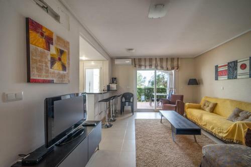 Quaint 2 Bedrooms 2 Bathrooms Town House - La140lt