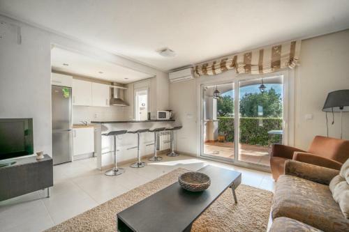 Quaint 2 Bedrooms 2 Bathrooms Town House - La140lt