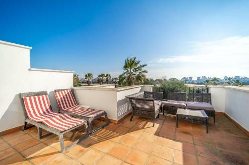 Quaint 2 Bedrooms 2 Bathrooms Town House - La140lt