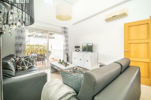 Villa With Hot Tub And Private Pool - Pa9lt