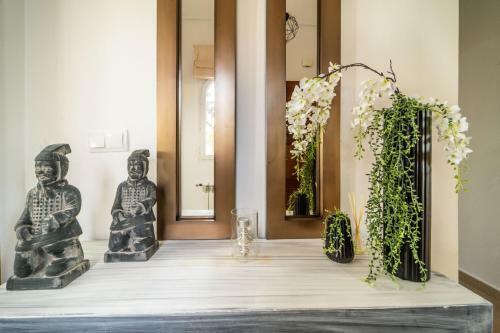 Villa With Hot Tub And Private Pool - Pa9lt