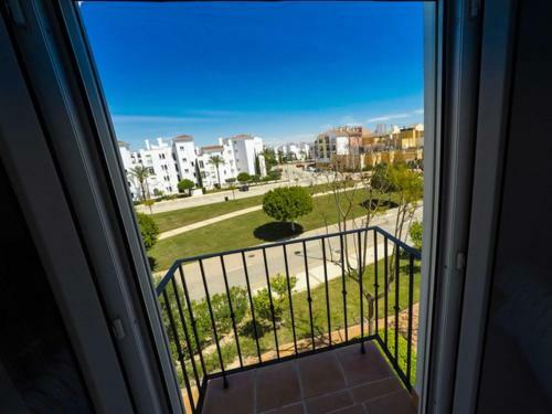 2 Bedroom Apartment With Stunning Views Central Location - An1221lt