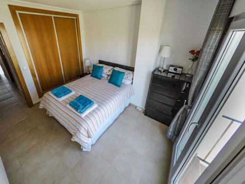 2 Bedroom Apartment With Stunning Views Central Location - An1221lt