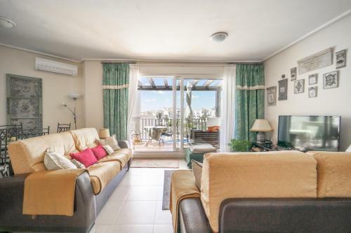 Penthouse Apartment With Pool Views - Ao232lt